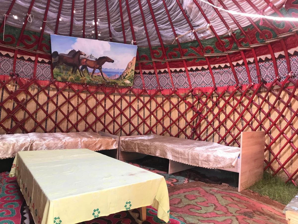 Guesthouse Bermet Tong Bagian luar foto