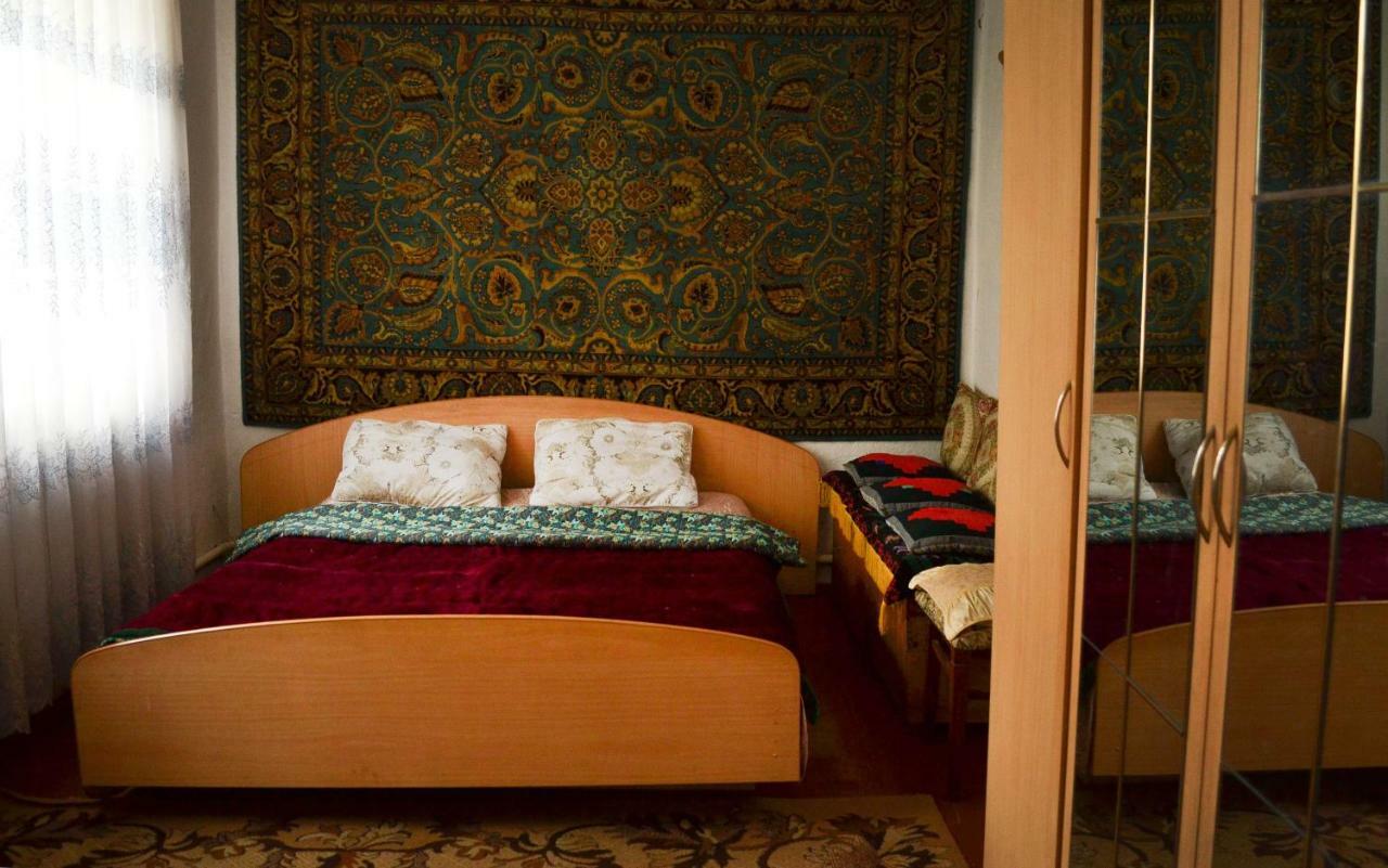 Guesthouse Bermet Tong Bagian luar foto